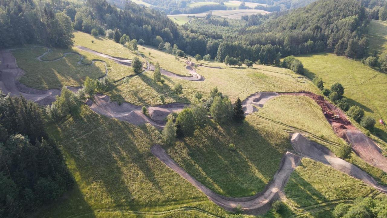Pokoje Goscinne Art- Dworek Kudowa-Zdrój Buitenkant foto